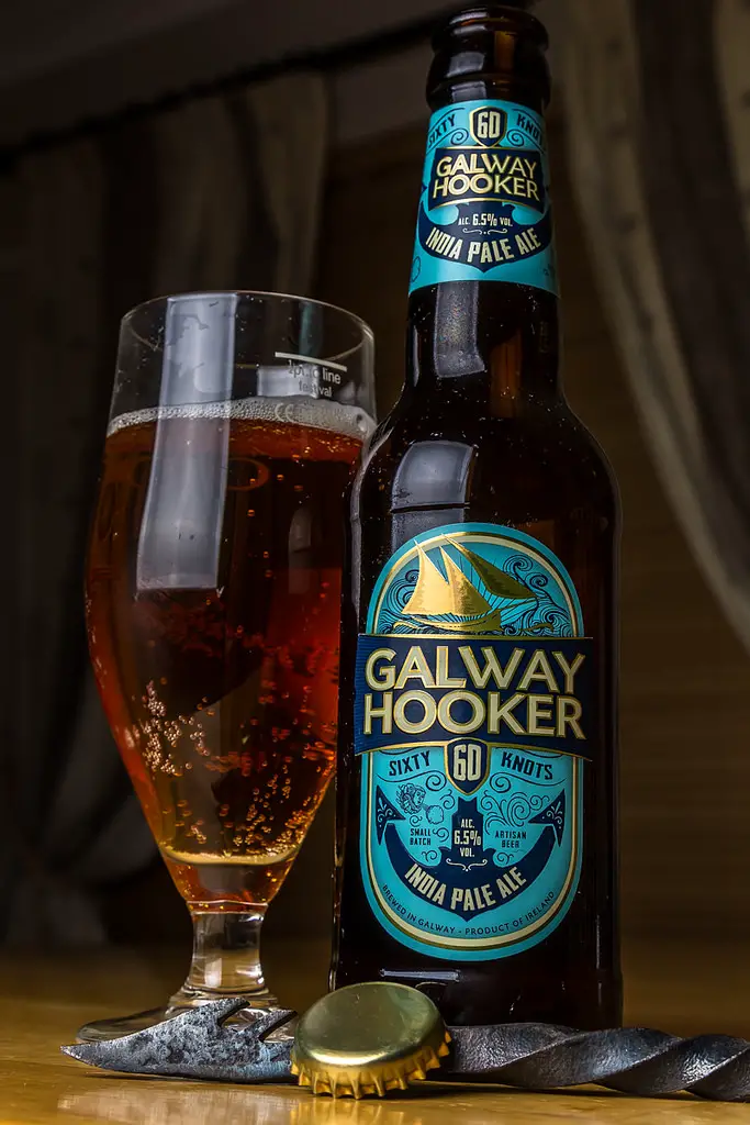 La cerveza Galway Hooker es rubia, muy sabrosa y de sabor suave y se produce en Galway, en el oeste de Irlanda.