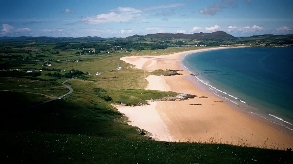 Playa de Magherawarden, más de un kilómetro de arena protegida del caprichoso clima de la costa atlántica.