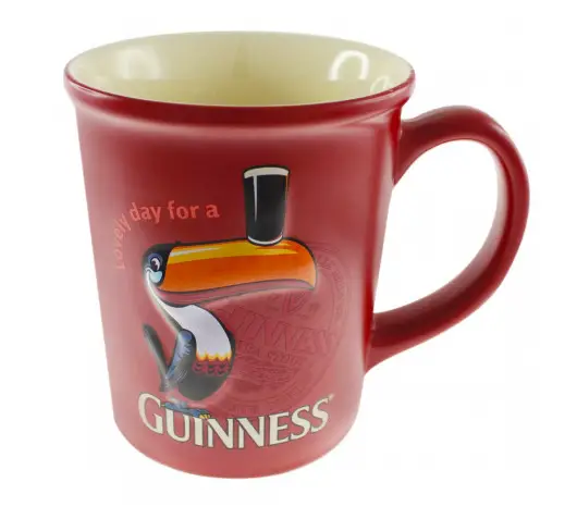 Taza de cerveza Guinness.