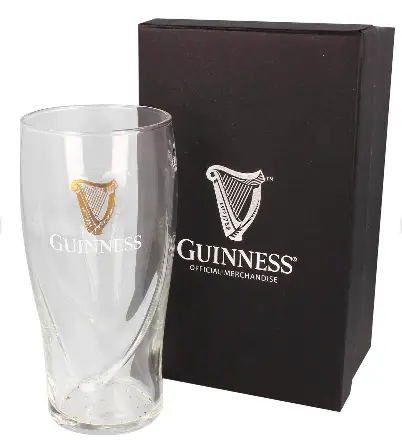 Jarra oficial de cerveza Guinness.