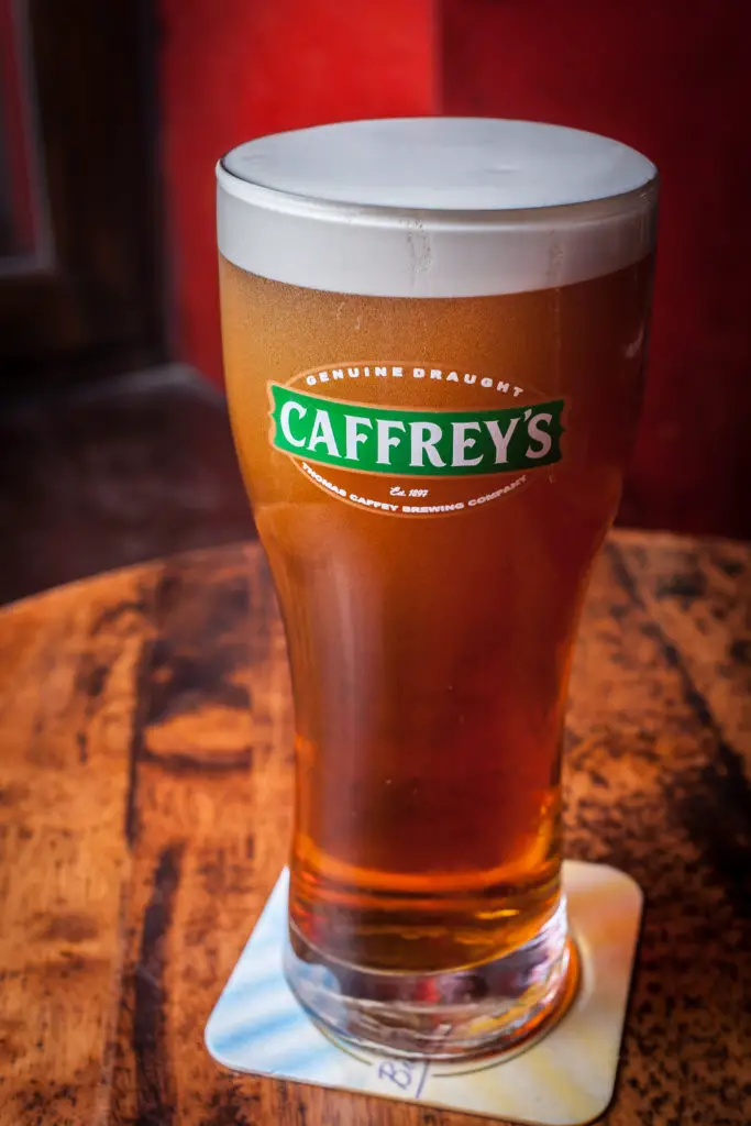 Caffrey's es una cerveza creada en Dublín, aunque hoy en día se produce en el condado de Antrim.