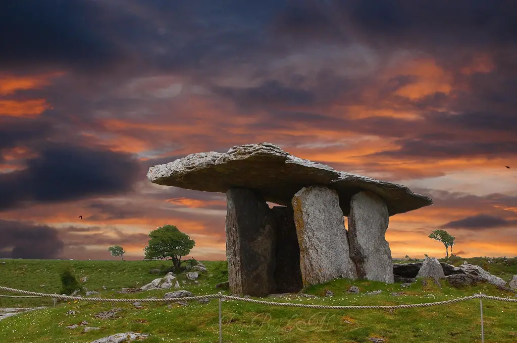 Tumba Poulnabrone en el Burren