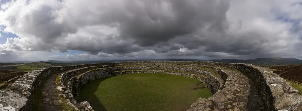 Grianán de Aileach, el fuerte de piedra que nos lleva de vuelta al año 1700 AC.